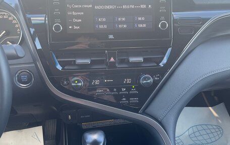 Toyota Camry, 2021 год, 3 950 000 рублей, 8 фотография