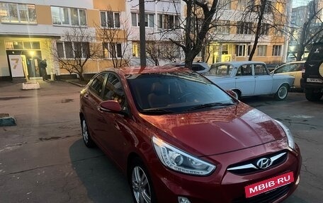 Hyundai Solaris II рестайлинг, 2013 год, 930 000 рублей, 1 фотография