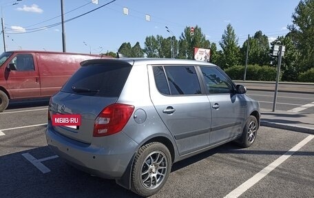 Skoda Fabia II, 2013 год, 935 000 рублей, 2 фотография