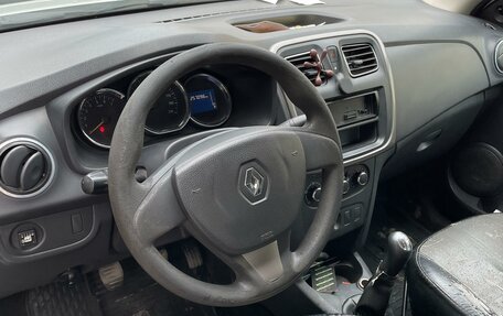 Renault Logan II, 2018 год, 624 000 рублей, 3 фотография