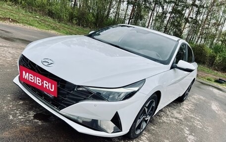 Hyundai Elantra, 2023 год, 2 100 000 рублей, 2 фотография