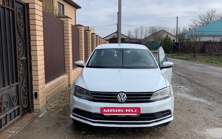 Volkswagen Jetta VI, 2016 год, 940 000 рублей, 2 фотография