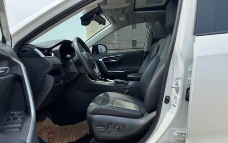 Toyota RAV4, 2022 год, 2 890 000 рублей, 5 фотография