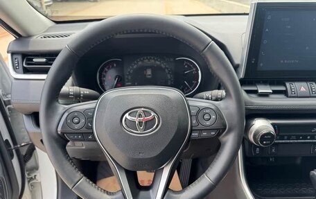 Toyota RAV4, 2022 год, 2 890 000 рублей, 7 фотография