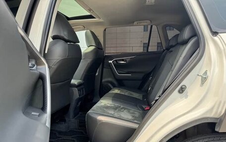 Toyota RAV4, 2022 год, 2 890 000 рублей, 11 фотография
