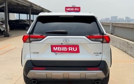 Toyota RAV4, 2022 год, 2 890 000 рублей, 4 фотография