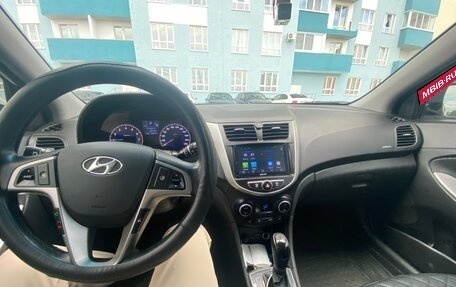 Hyundai Solaris II рестайлинг, 2015 год, 1 350 000 рублей, 2 фотография