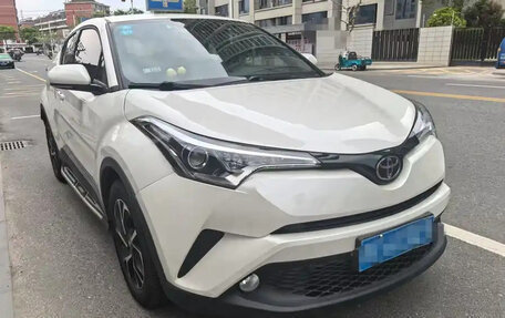 Toyota C-HR I рестайлинг, 2020 год, 1 800 000 рублей, 3 фотография