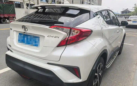 Toyota C-HR I рестайлинг, 2020 год, 1 800 000 рублей, 11 фотография