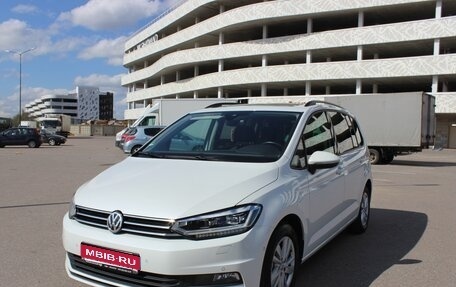 Volkswagen Touran III, 2020 год, 2 299 000 рублей, 1 фотография