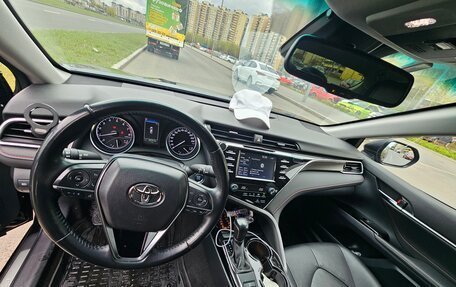 Toyota Camry, 2021 год, 3 550 000 рублей, 6 фотография