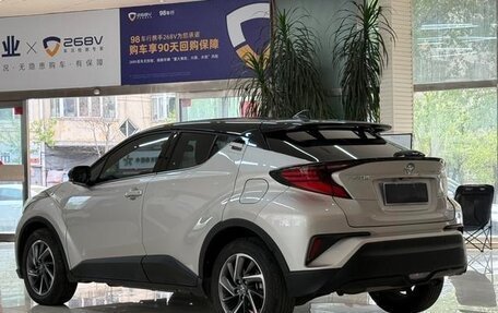 Toyota C-HR I рестайлинг, 2022 год, 1 890 000 рублей, 6 фотография