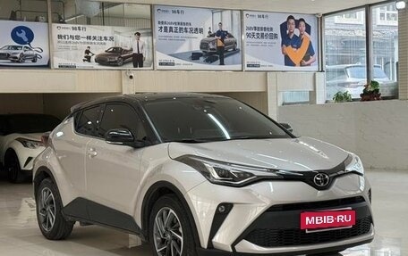 Toyota C-HR I рестайлинг, 2022 год, 1 890 000 рублей, 3 фотография
