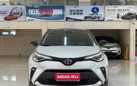 Toyota C-HR I рестайлинг, 2022 год, 1 890 000 рублей, 2 фотография