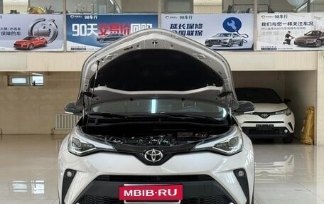 Toyota C-HR I рестайлинг, 2022 год, 1 890 000 рублей, 7 фотография