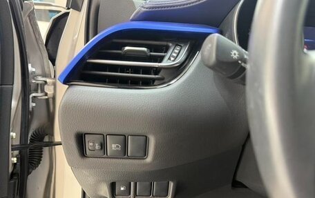 Toyota C-HR I рестайлинг, 2022 год, 1 890 000 рублей, 19 фотография