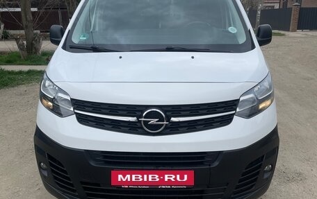 Opel Vivaro, 2020 год, 2 800 000 рублей, 2 фотография