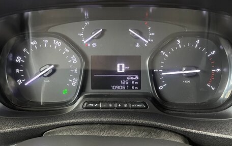 Opel Vivaro, 2020 год, 2 800 000 рублей, 15 фотография