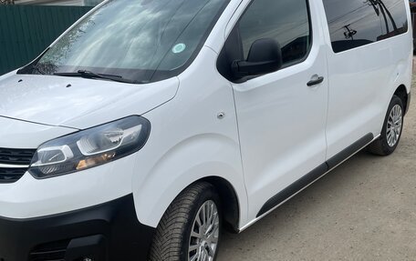 Opel Vivaro, 2020 год, 2 800 000 рублей, 9 фотография