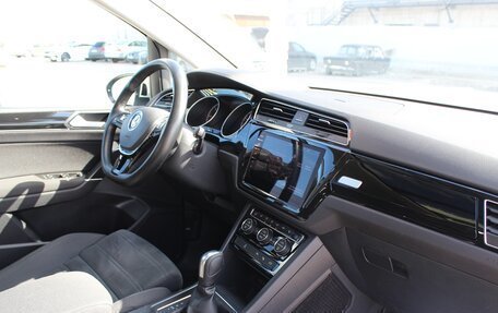 Volkswagen Touran III, 2020 год, 2 299 000 рублей, 15 фотография
