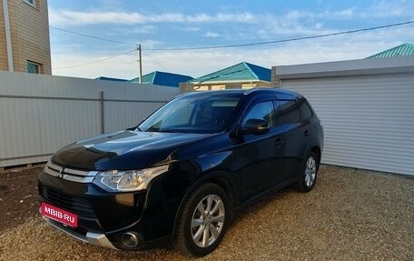 Mitsubishi Outlander III рестайлинг 3, 2014 год, 1 399 000 рублей, 5 фотография