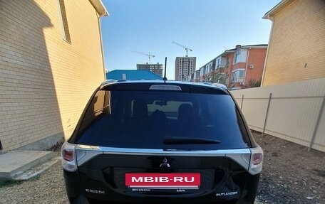 Mitsubishi Outlander III рестайлинг 3, 2014 год, 1 399 000 рублей, 7 фотография