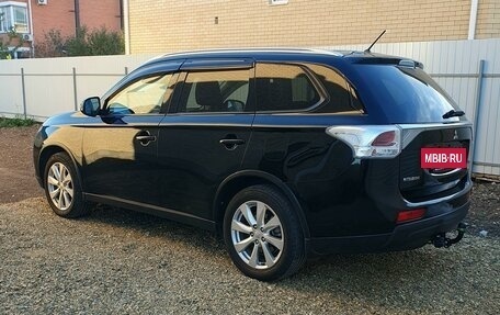 Mitsubishi Outlander III рестайлинг 3, 2014 год, 1 399 000 рублей, 6 фотография
