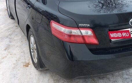 Toyota Camry, 2011 год, 980 000 рублей, 1 фотография