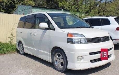 Toyota Voxy II, 2001 год, 800 000 рублей, 3 фотография