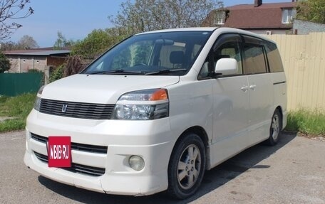 Toyota Voxy II, 2001 год, 800 000 рублей, 2 фотография