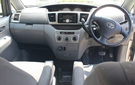 Toyota Voxy II, 2001 год, 800 000 рублей, 11 фотография