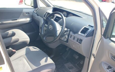 Toyota Voxy II, 2001 год, 800 000 рублей, 9 фотография