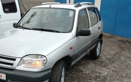 Chevrolet Niva I рестайлинг, 2003 год, 300 000 рублей, 4 фотография