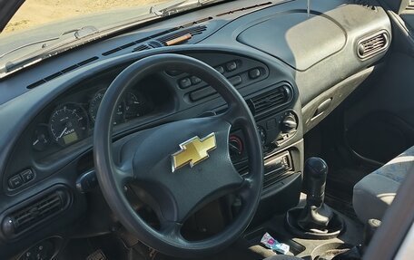 Chevrolet Niva I рестайлинг, 2003 год, 300 000 рублей, 10 фотография