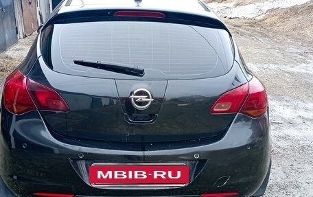 Opel Astra J, 2010 год, 570 000 рублей, 2 фотография
