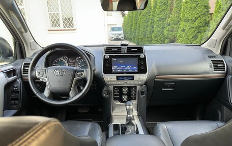 Toyota Land Cruiser Prado 150 рестайлинг 2, 2019 год, 7 100 000 рублей, 5 фотография