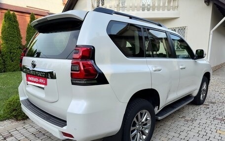 Toyota Land Cruiser Prado 150 рестайлинг 2, 2019 год, 7 100 000 рублей, 10 фотография
