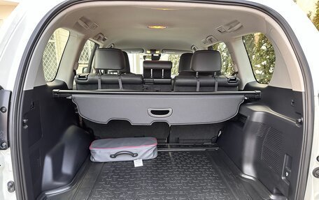 Toyota Land Cruiser Prado 150 рестайлинг 2, 2019 год, 7 100 000 рублей, 29 фотография