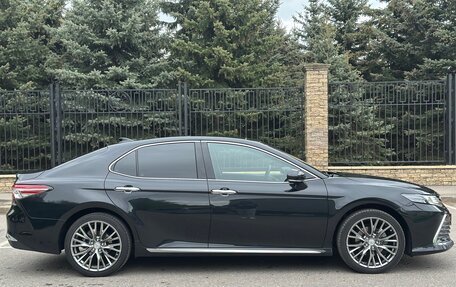 Toyota Camry, 2023 год, 3 900 000 рублей, 6 фотография