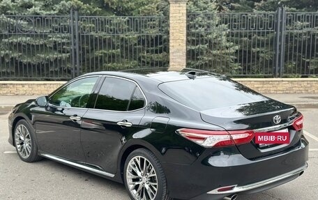 Toyota Camry, 2023 год, 3 900 000 рублей, 3 фотография