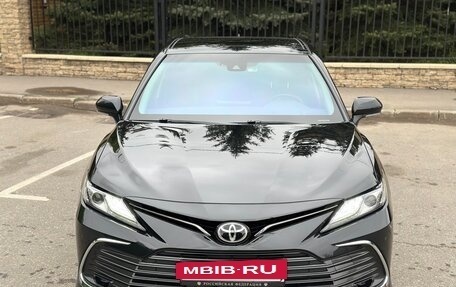 Toyota Camry, 2023 год, 3 900 000 рублей, 7 фотография