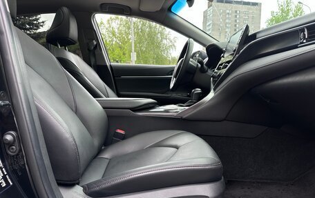 Toyota Camry, 2023 год, 3 900 000 рублей, 19 фотография