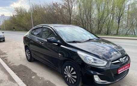 Hyundai Solaris II рестайлинг, 2013 год, 860 000 рублей, 1 фотография