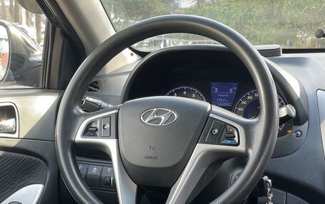 Hyundai Solaris II рестайлинг, 2013 год, 860 000 рублей, 10 фотография