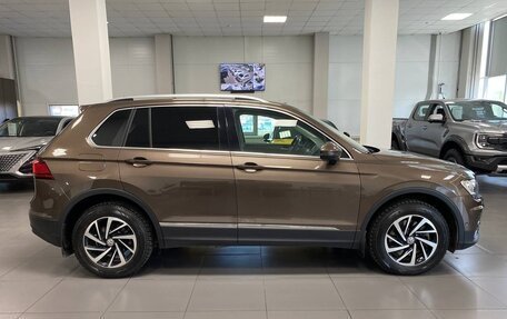 Volkswagen Tiguan II, 2018 год, 2 550 000 рублей, 6 фотография