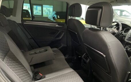 Volkswagen Tiguan II, 2018 год, 2 550 000 рублей, 13 фотография