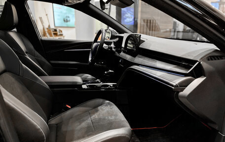 Toyota Camry, 2024 год, 4 200 000 рублей, 11 фотография