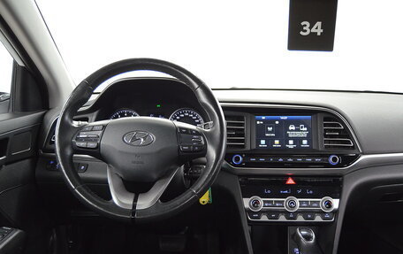 Hyundai Elantra VI рестайлинг, 2019 год, 1 930 000 рублей, 11 фотография