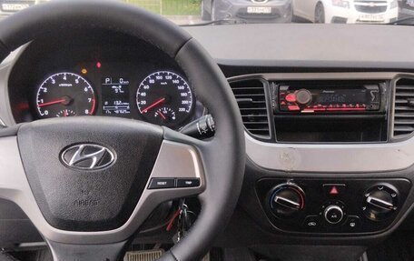 Hyundai Solaris II рестайлинг, 2018 год, 840 000 рублей, 5 фотография