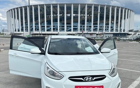 Hyundai Solaris II рестайлинг, 2013 год, 810 000 рублей, 2 фотография